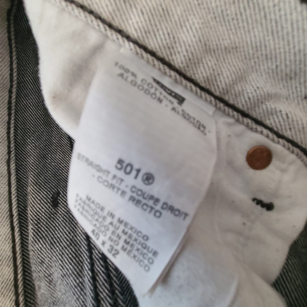 Men's Levi's 501 button Jeans Sz 40x32 - Picture 5 of 5